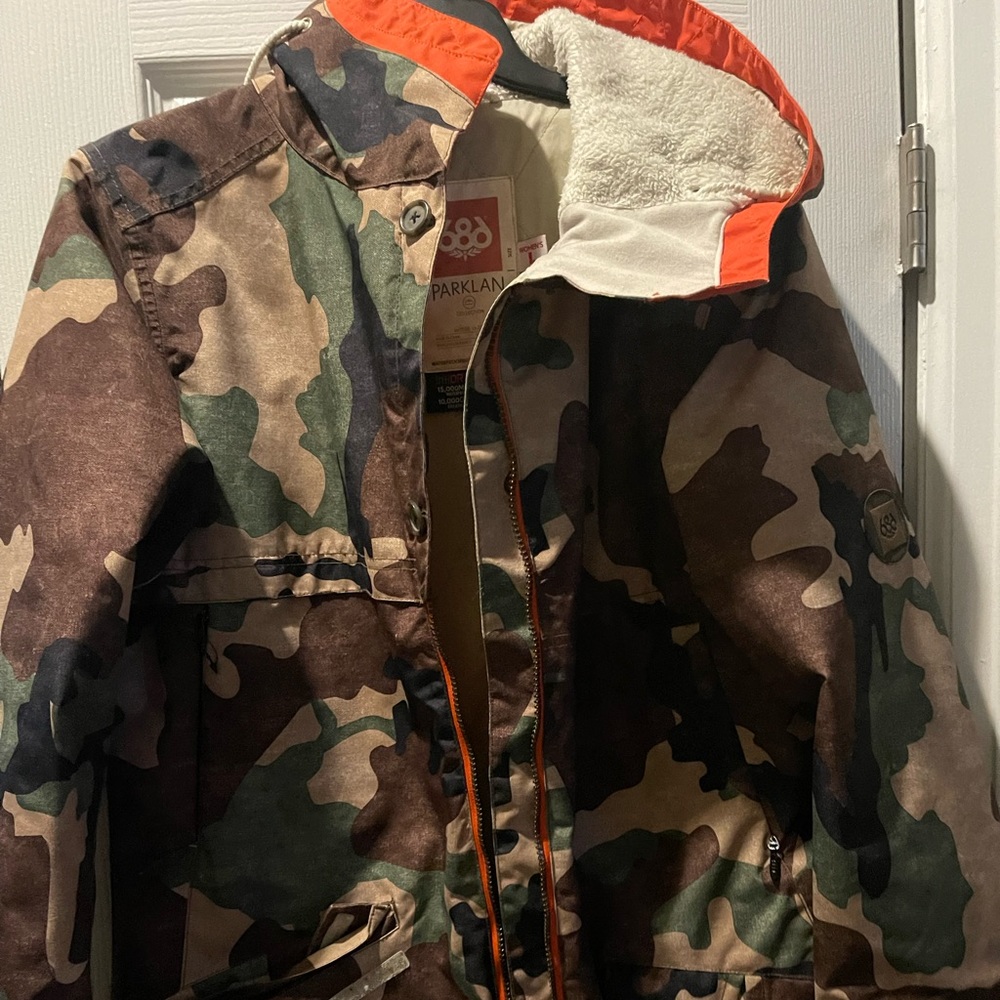 Women’s 686 ski/snowboard jacket